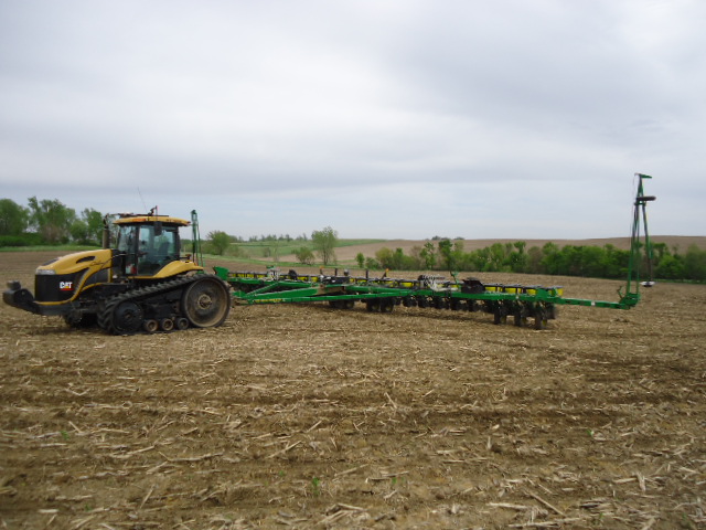 Used farm equipment for sale at Mid Iowa Equipment
